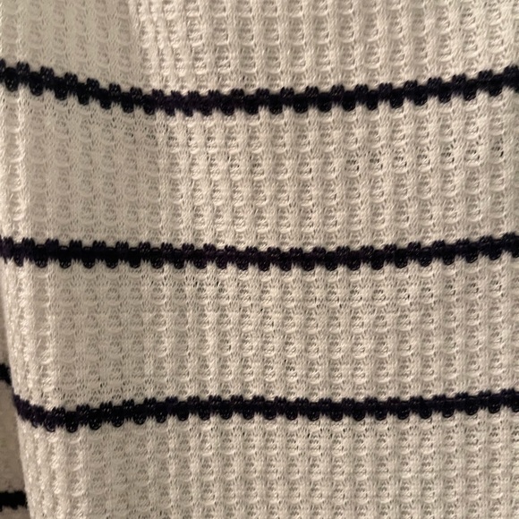 26/28W sleeveless striped shirt - Picture 5 of 5